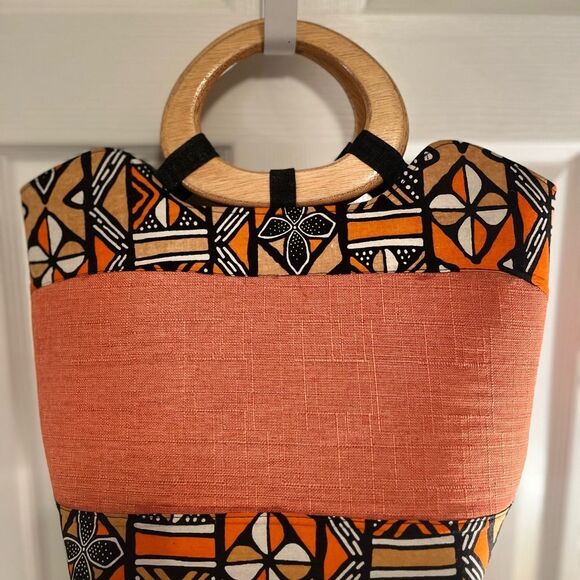 Masika Hand Woven Raffia Fibers African Bag with Wooden Handle - Picture 10 of 10